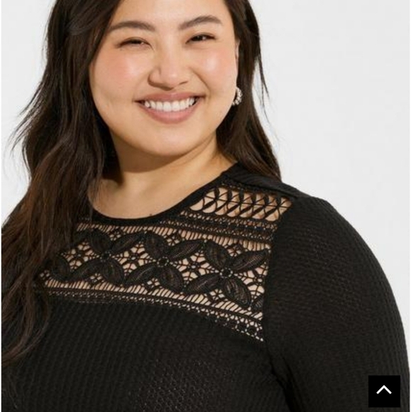 Torrid Black Waffle Knit Crochet Yoke Top Size 18 / 20 - Picture 3 of 10
